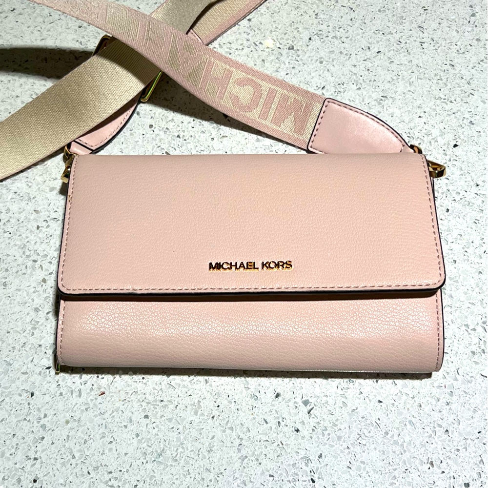 Michael Kors Jet Set Large Leather Crossbody Bag